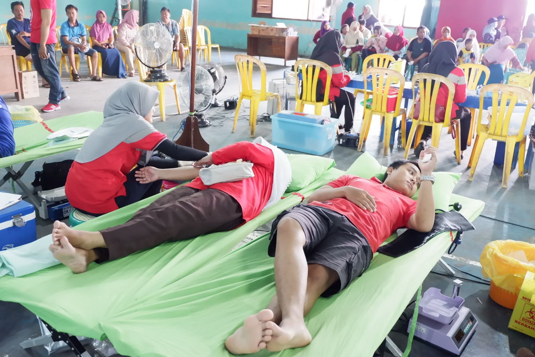 Sesuatu Memisahkan Kita Sebentar, Donor Darah Gan