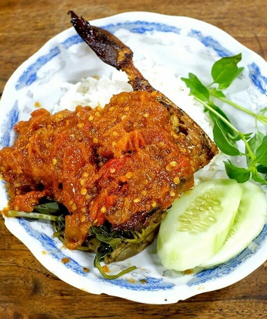 Ayam Penyet Sambal Tomat