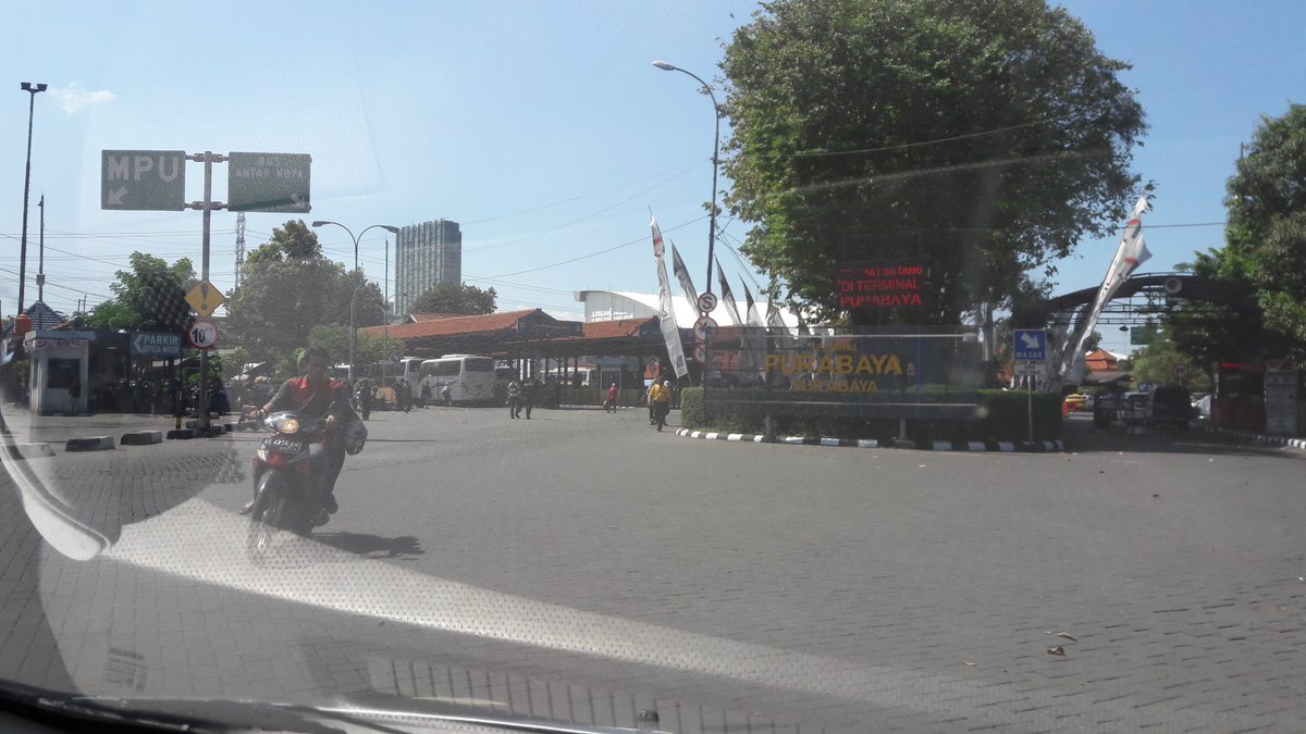 Lalu Lintas Dekat Terminal