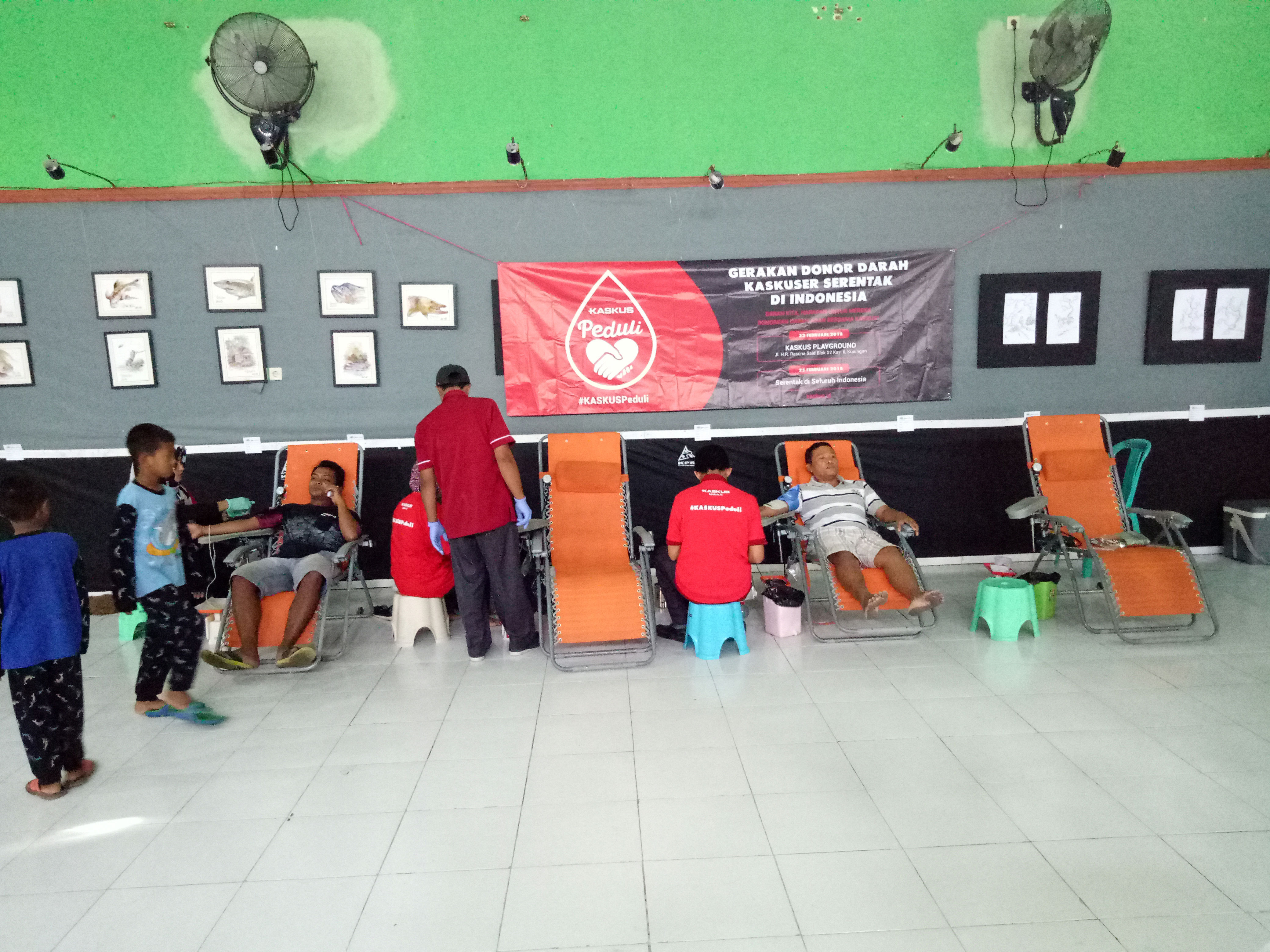 Anaknya Nungguin Dengan Cemas