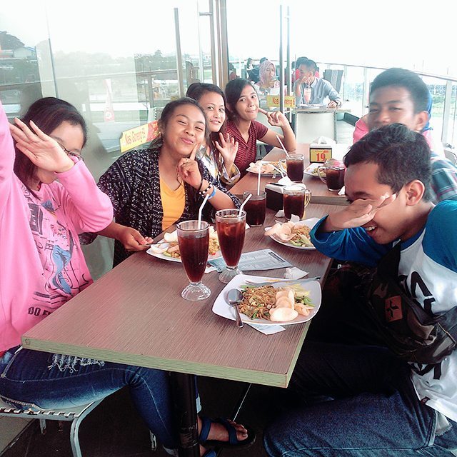 Keponakan Minta Di Traktir Gansis