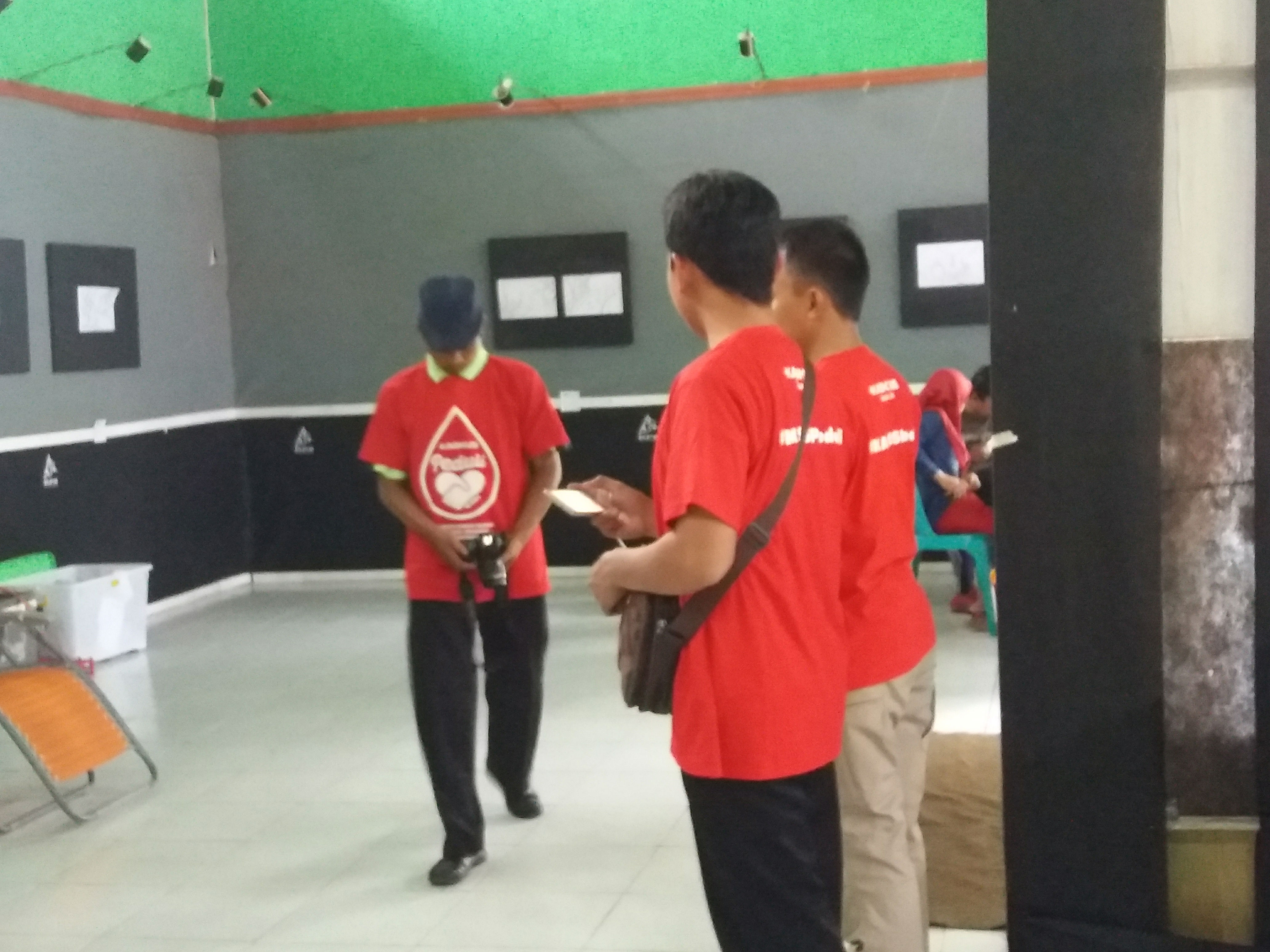 Lagi Diskusi
