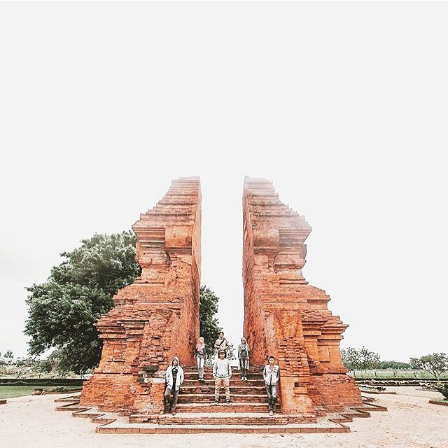 Candi Wringin Lawang