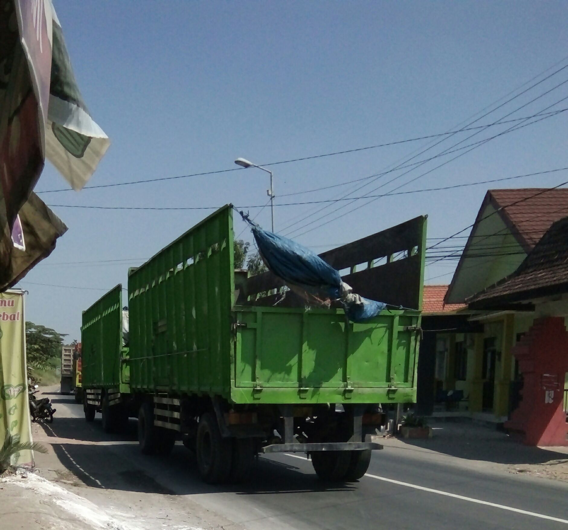 Truk Besar Mulai Beroperasi Setelah Lebaran