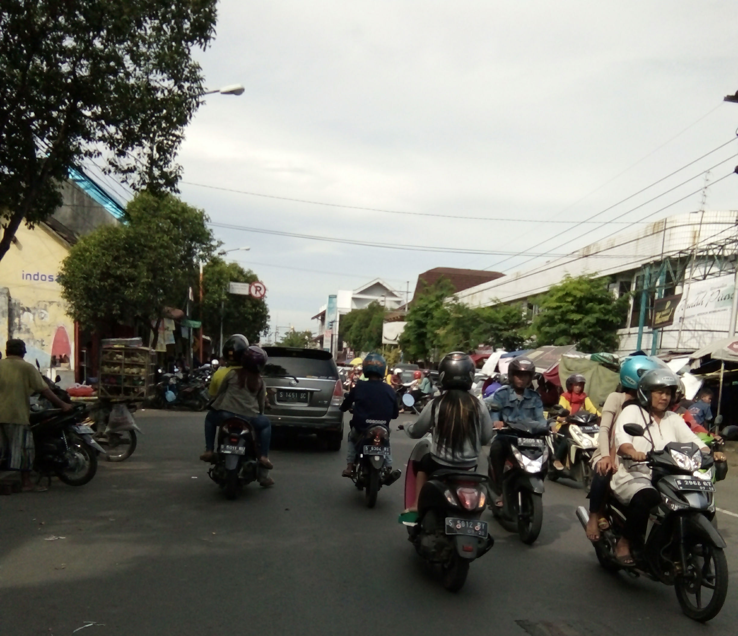 Lalu Lintas Pasar Tanjung Padat Merayap