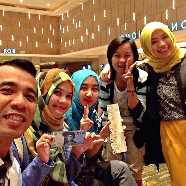 Nonton Paling Seru Sama Sahabat Terbaik #CollectMoment