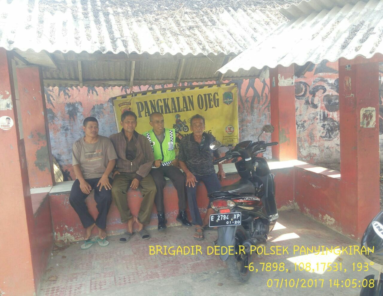 Anggota Polsek Panyingkiran Ke Pangkalan Ojek Untuk Beri Himbauan Kamtibmas
