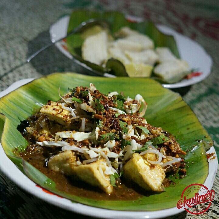 Tahu Tocel. (Toge Pecel)