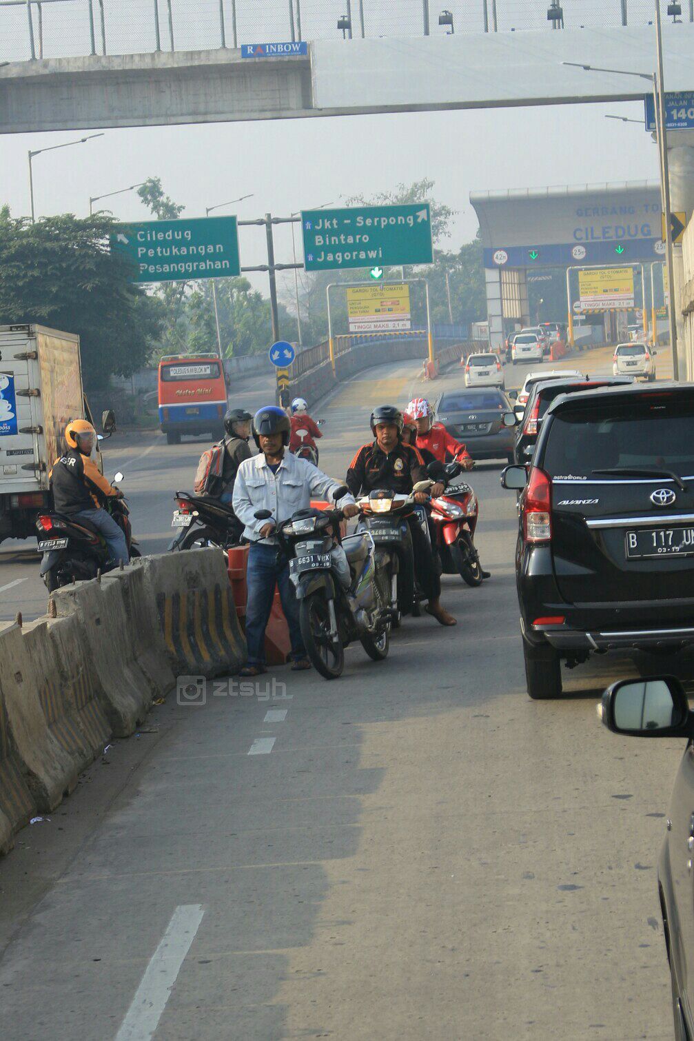 KASLANTAS Akibat Melawan Arah Motor Mogok Bikin Macet KASKUS