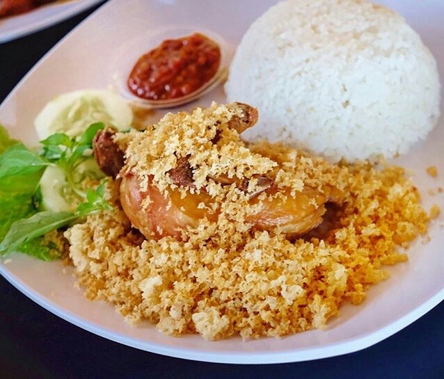 Ayam Kremez Warung Apung