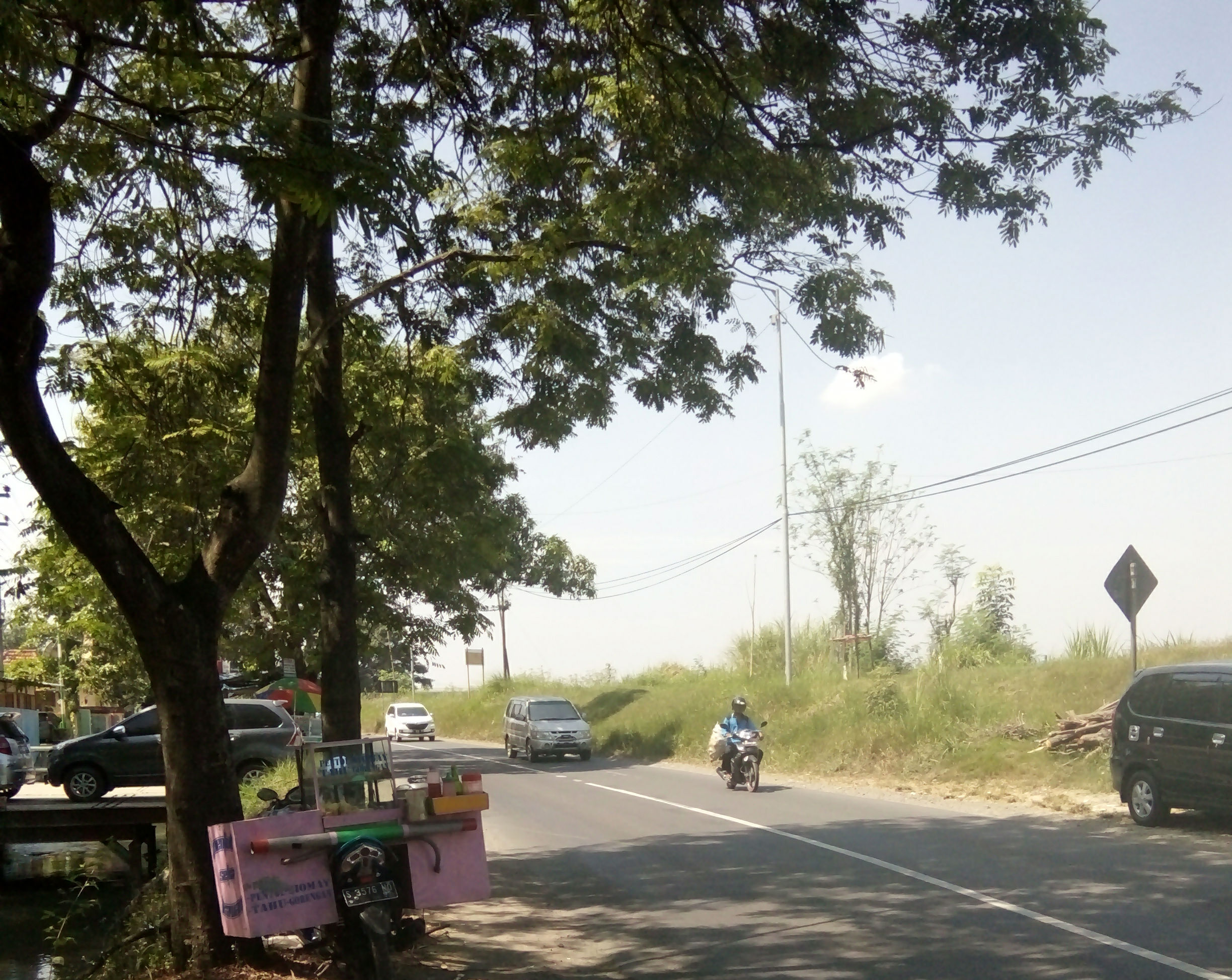 Beli Pentol Jajanan Kaki Lima Gan