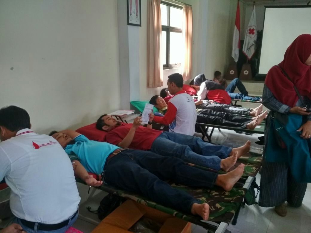 Peserta Donor Yang Sedang Diambil Darahnya
