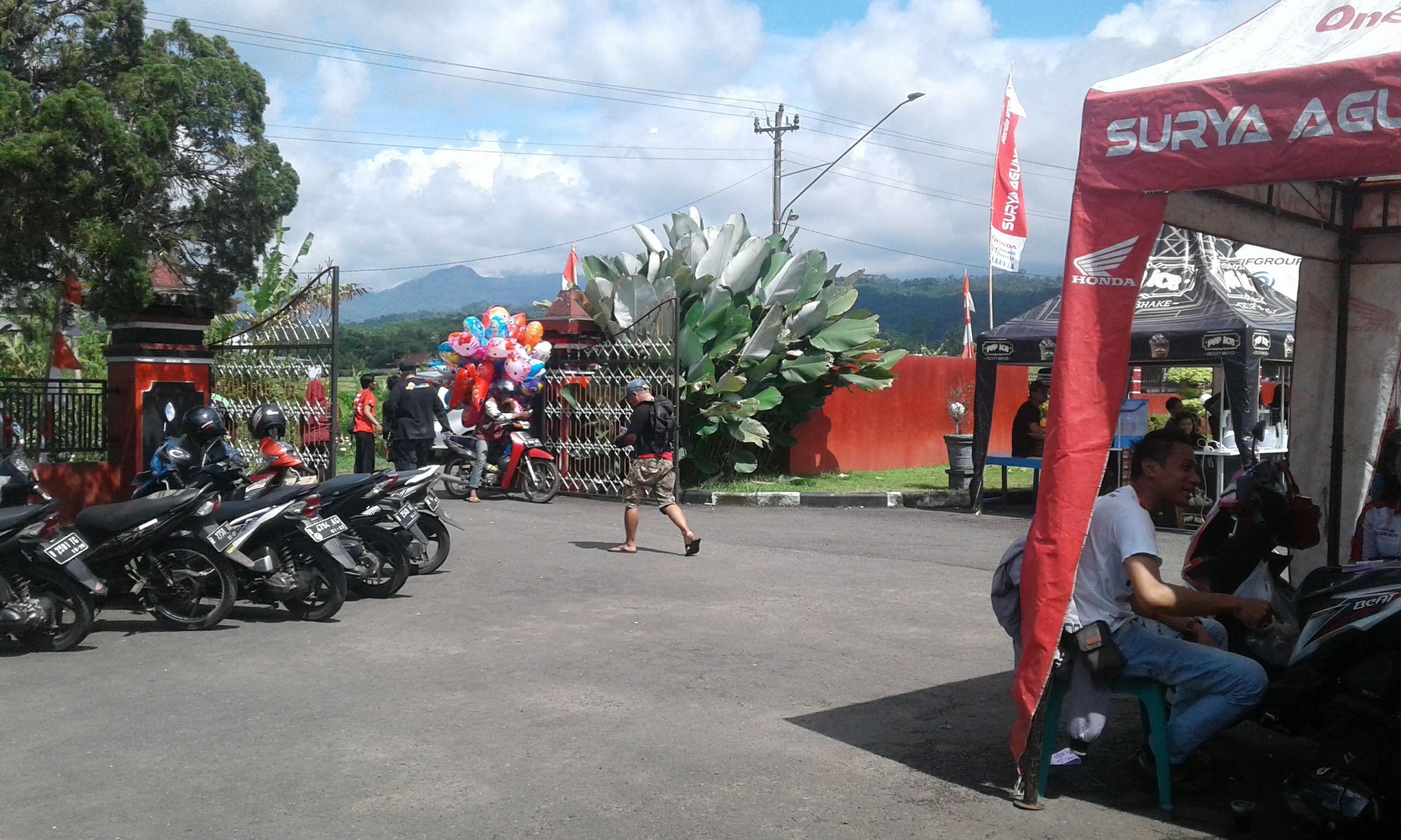 Abis Donor Darah Beli Balon Gan!