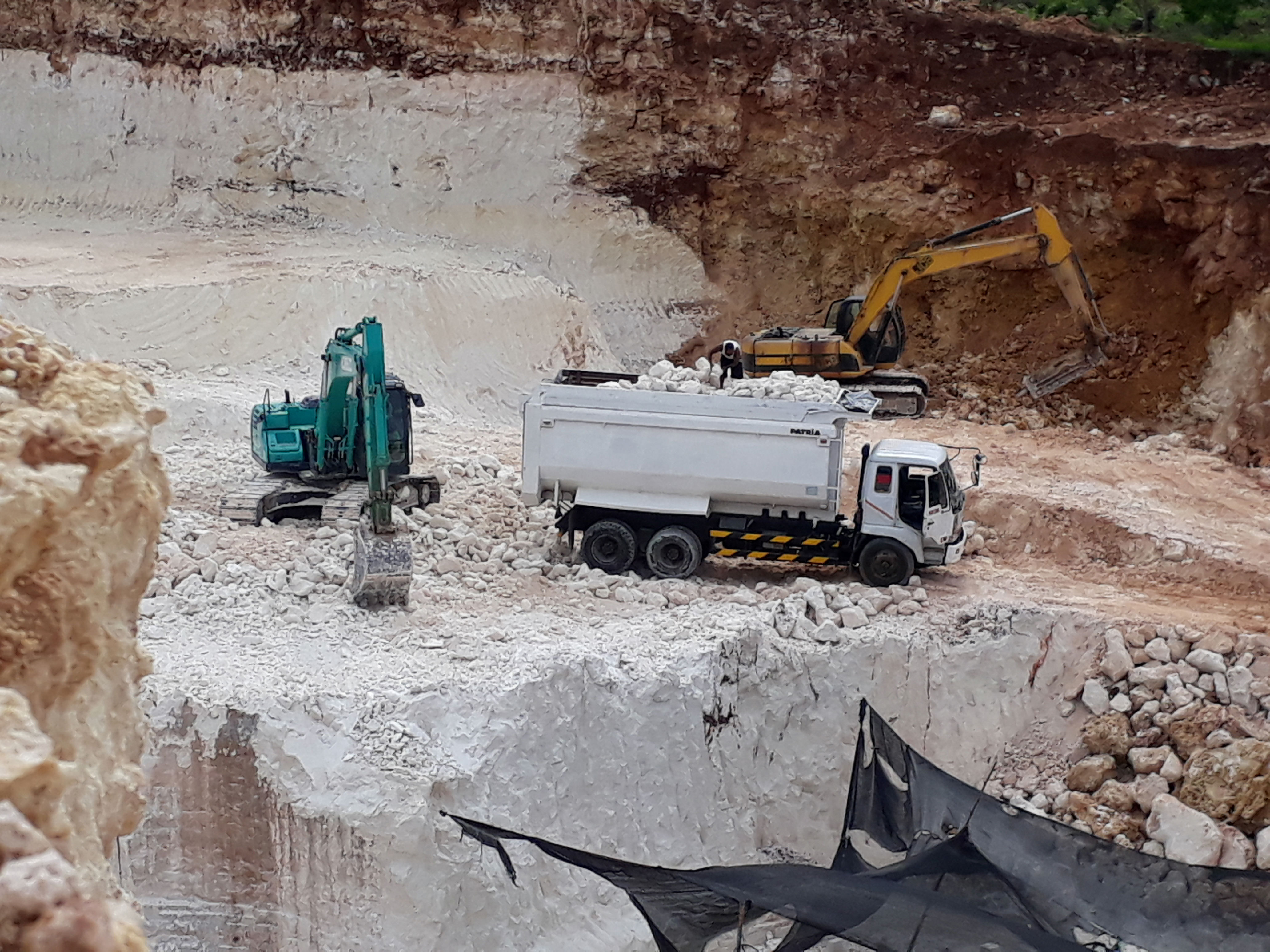 Hasil Jepret Dipertambangan Batu Kapur