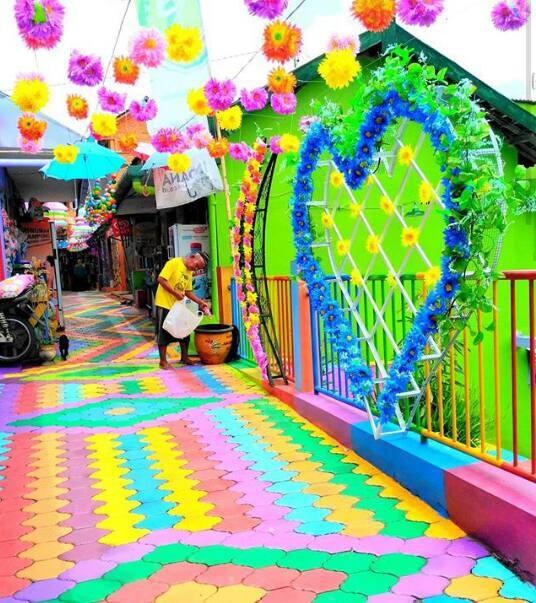 kampung warna-warni lagi perbaikan untuk mempercantik