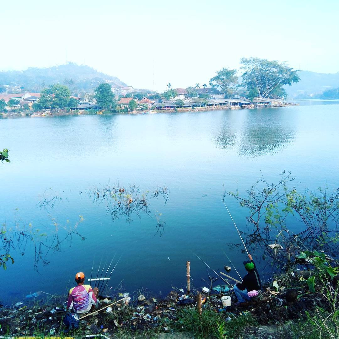 Mancing iwak sek gae ngabuburit