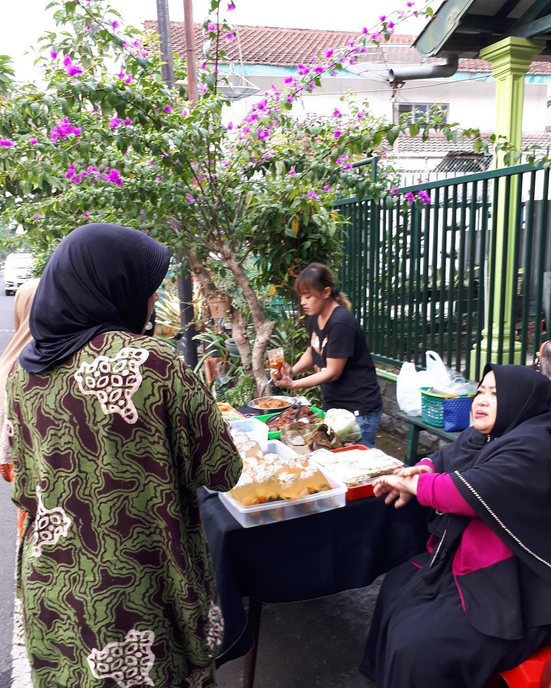 Kalau cari pacar, carilah pacar yg bisa membuat Takjil pengisi waktu