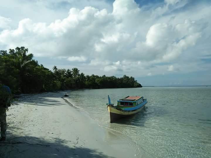 Pantai pulau bagu