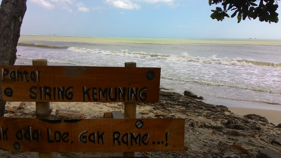 Pantai siring Kemuning bag.2