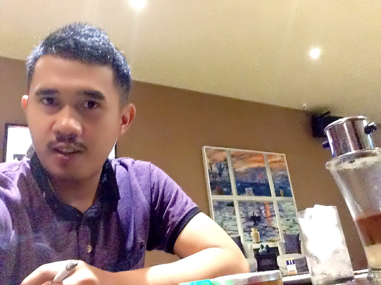 Ngopi dlu deh di bond biar gak pusing | KASKUS