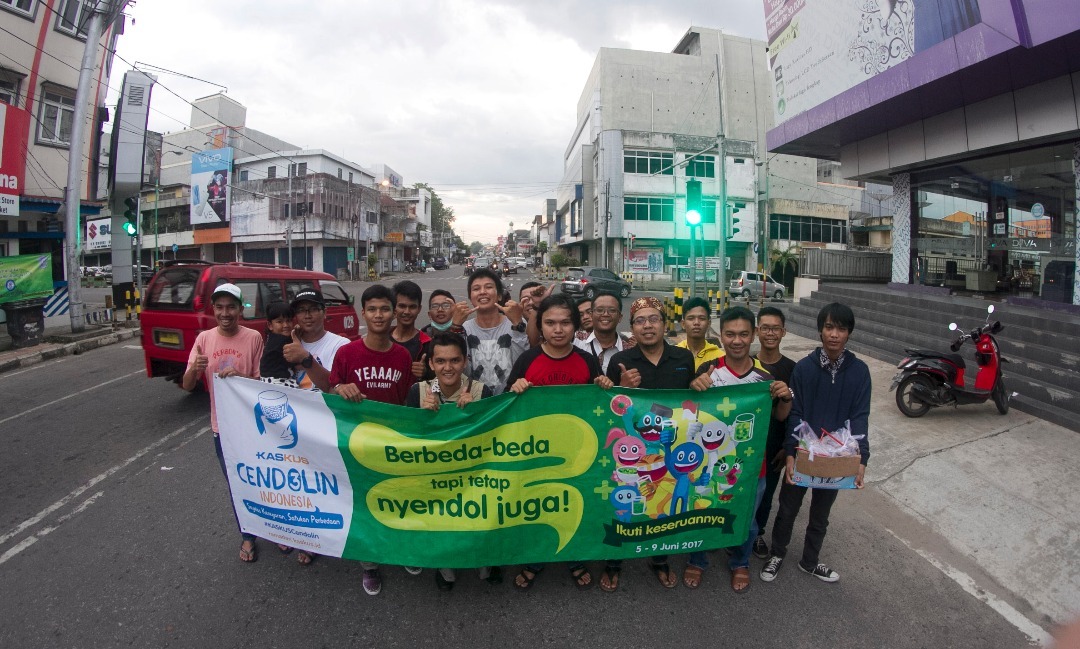 Ngabuburit sambil bagi cindul