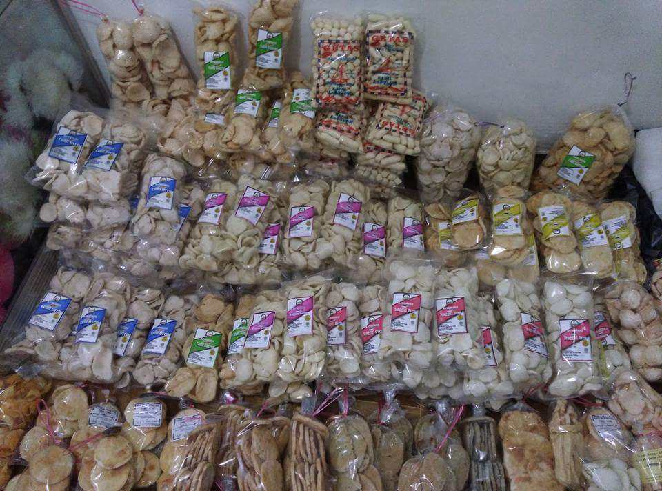 Aneka macam kemplang dan empiang