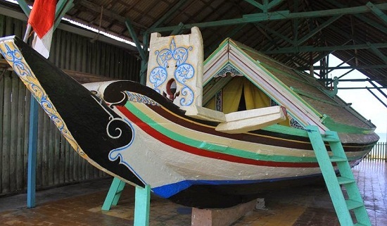 Perahu Sarimuna Syaichona Moch Kholil Desa Telaga Biru Tanjung Bumi Bangkalan