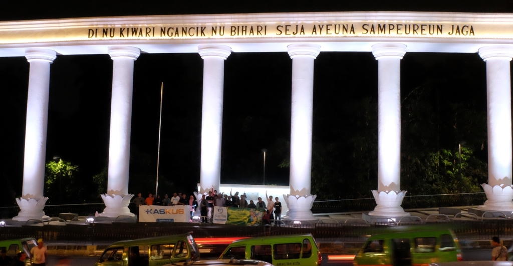 tugu kujang bogor