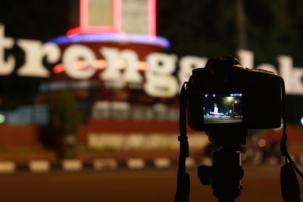 Nunggu jam sahur
