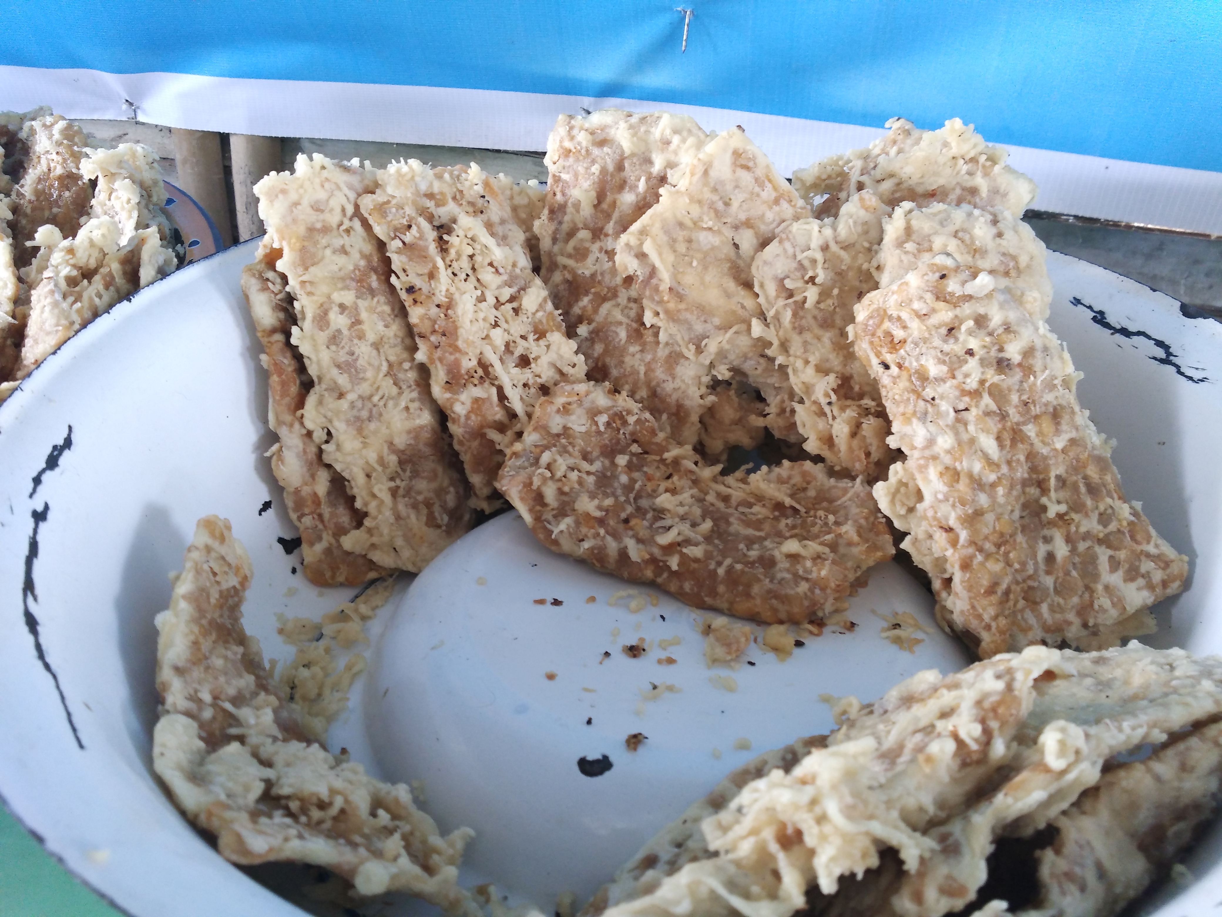 Tempe krispi mak kunting