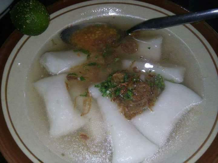 Tekwan spesial nasi lontong