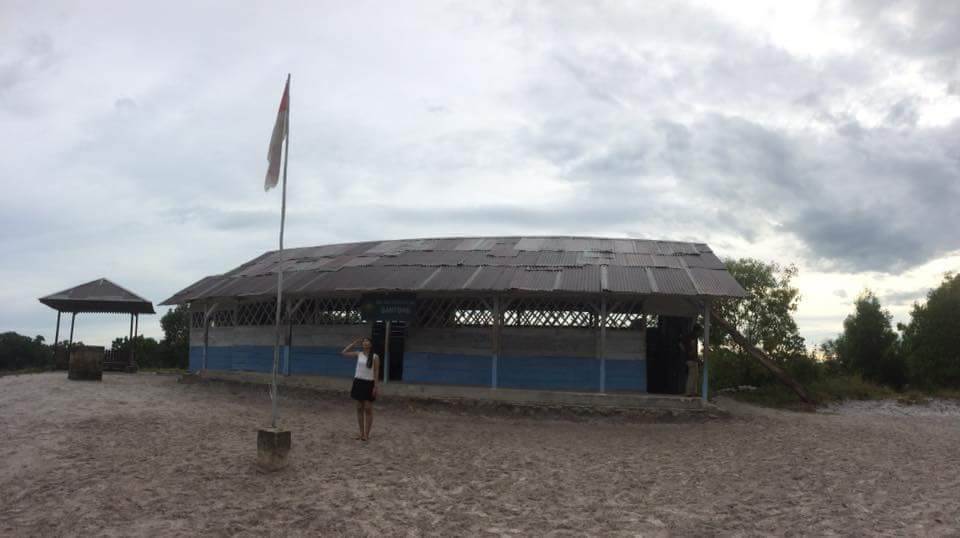 Replika SD Laskar pelangi . Belitung