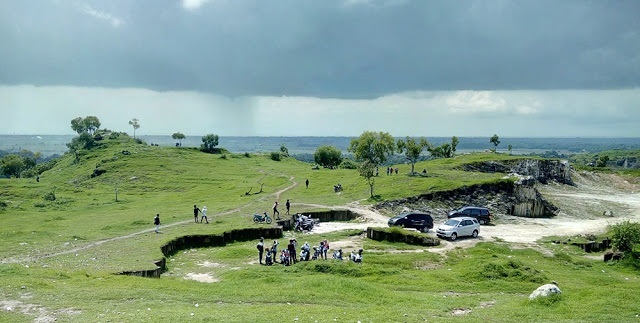Wisata Bukit jeddih socah bangkalan dr kejauhan