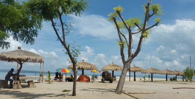 Cocok untuk berteduh Pantai Sembilangan