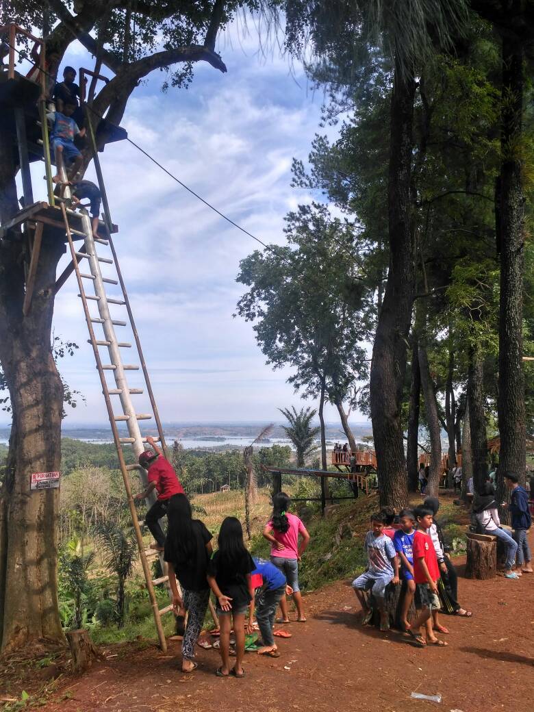 Ngabuburit Di Wisata Alam Tegal Kaskus