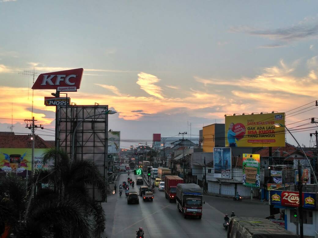 ngabuburit di ruas pantura kota tegal