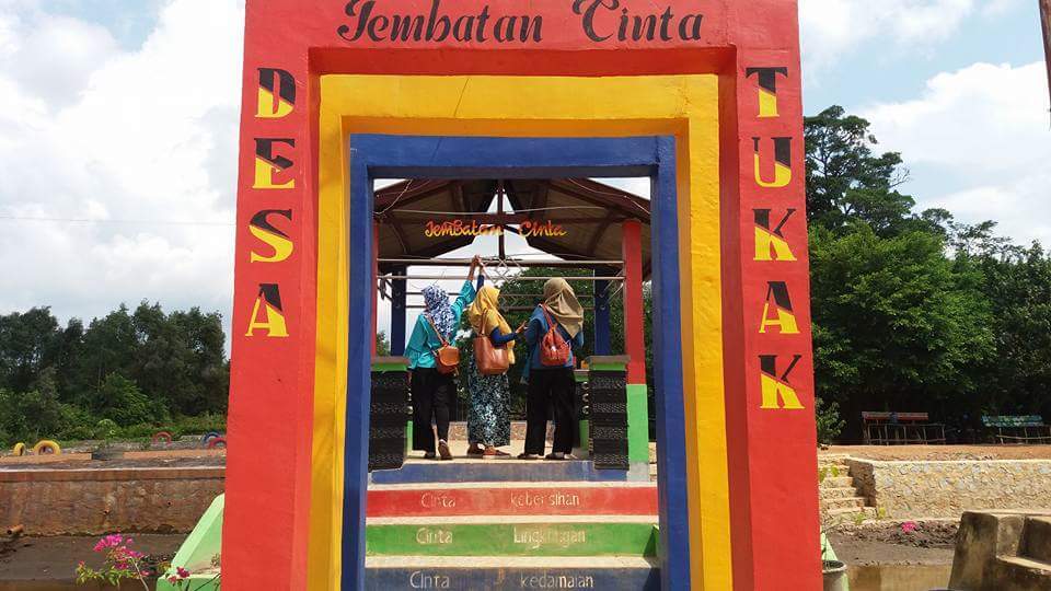 Jembatan cinta .Kawasan hutan mangrove tukak sadai