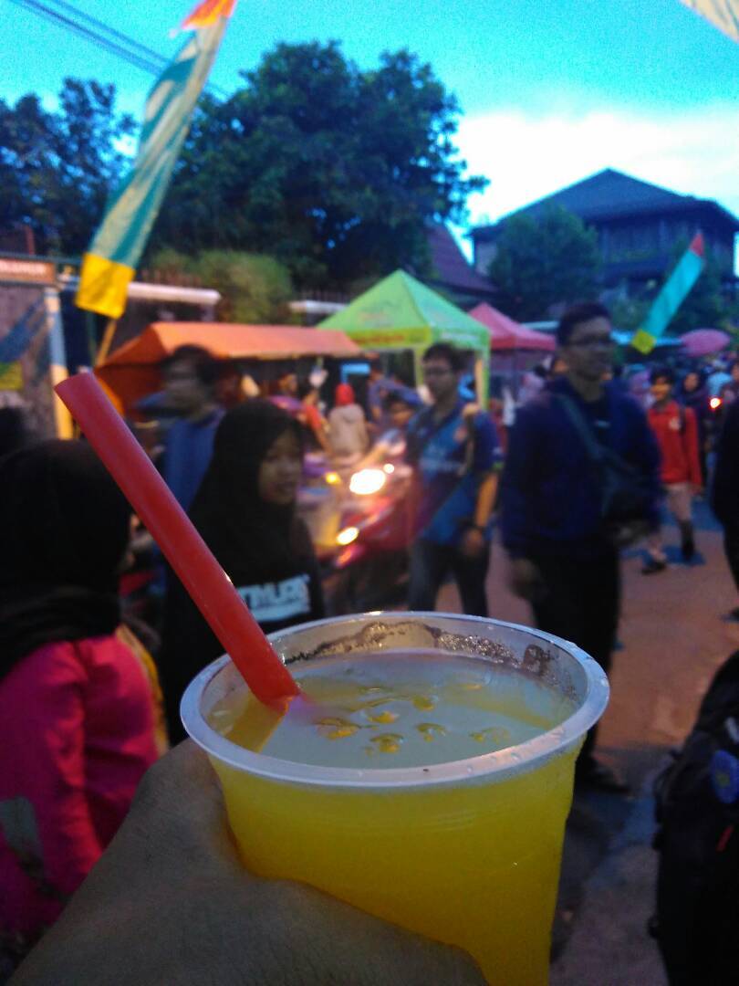Ngabuburit di sentra jajanan pasar pangkal pinang