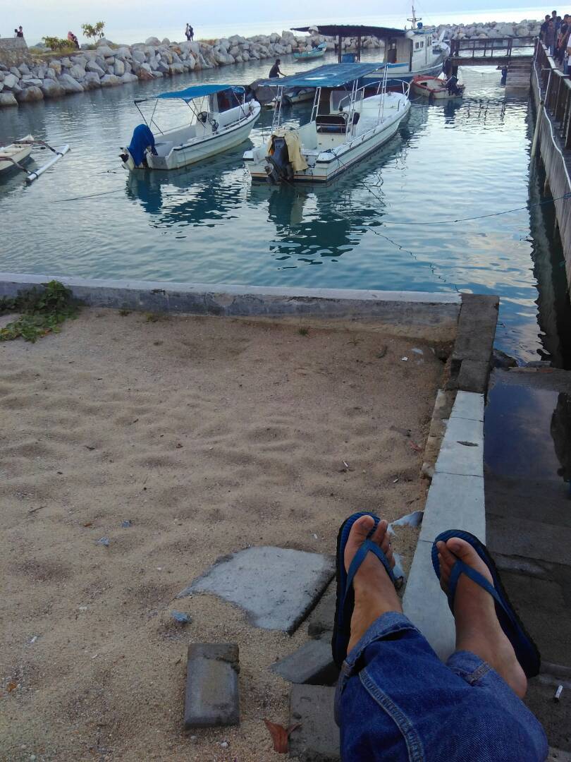Santai di pantai tongaci .Sungai liat