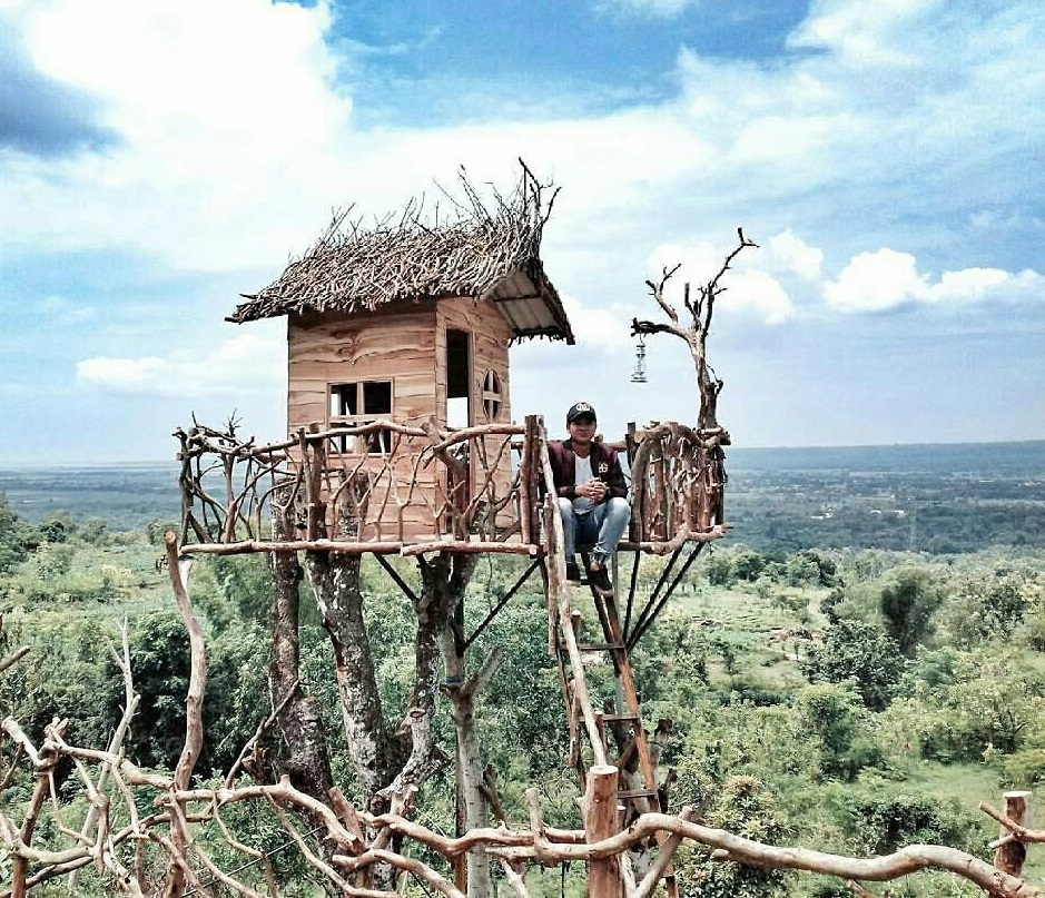 Bukit Tinggi Daramista Sumenep