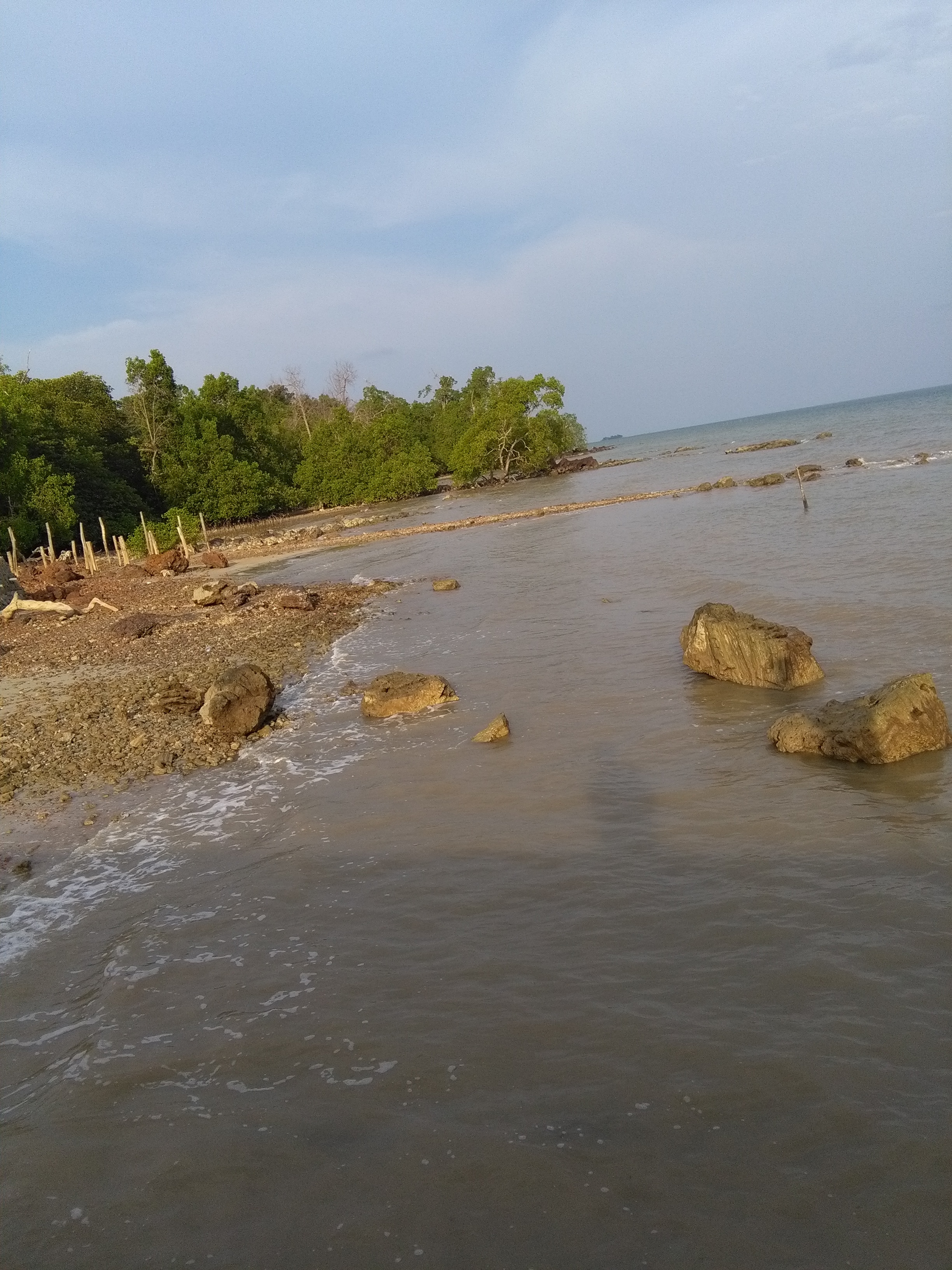 Pesisir pantai tanjung gading pulau lepar