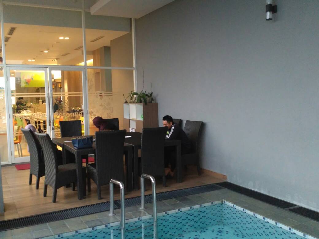 swimming pool @pesona hotel tegal