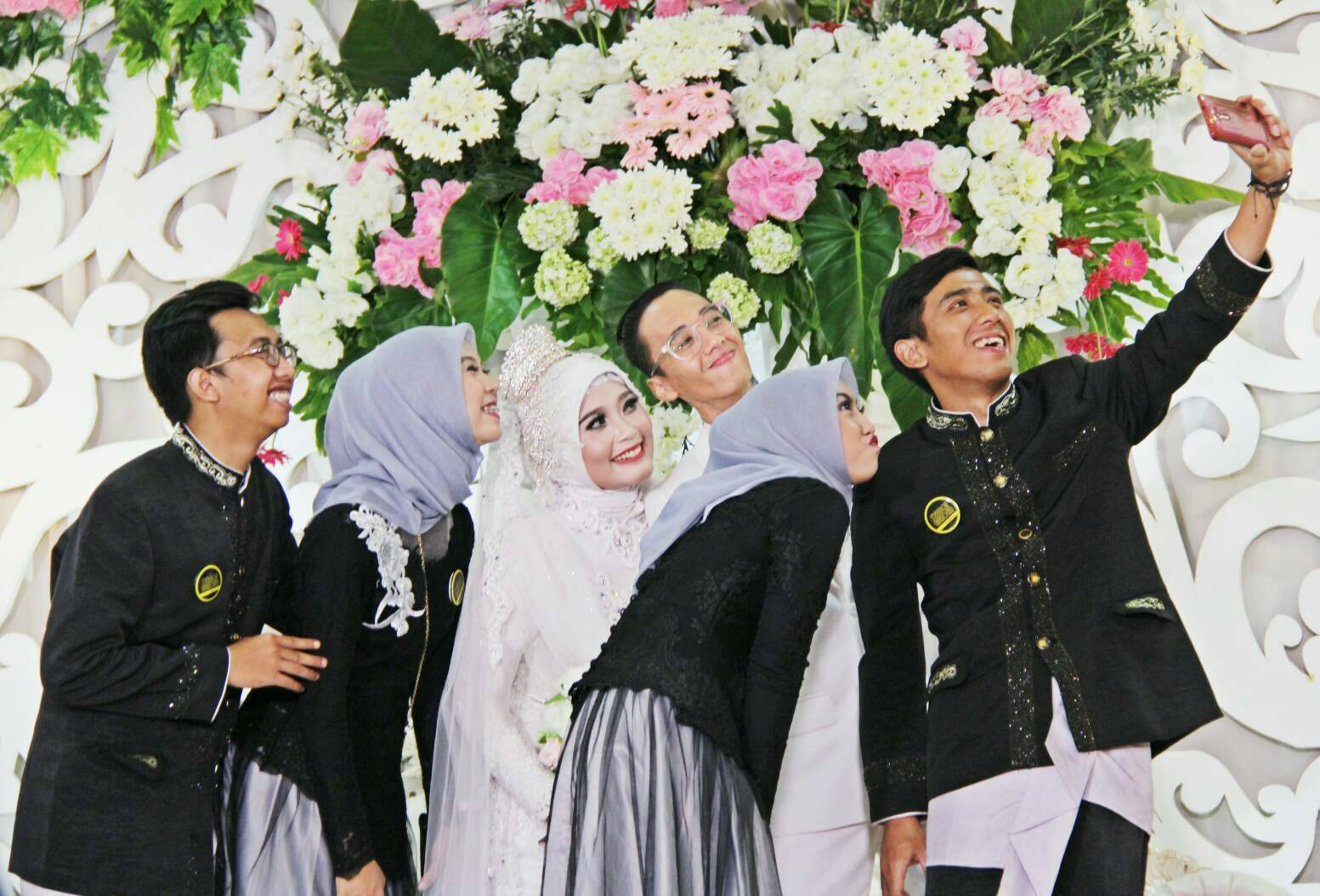 #BerbagiBerkah: Lebaran kali ini belum afdol kalo belum dapet THR (Teman Hidup Resmi)