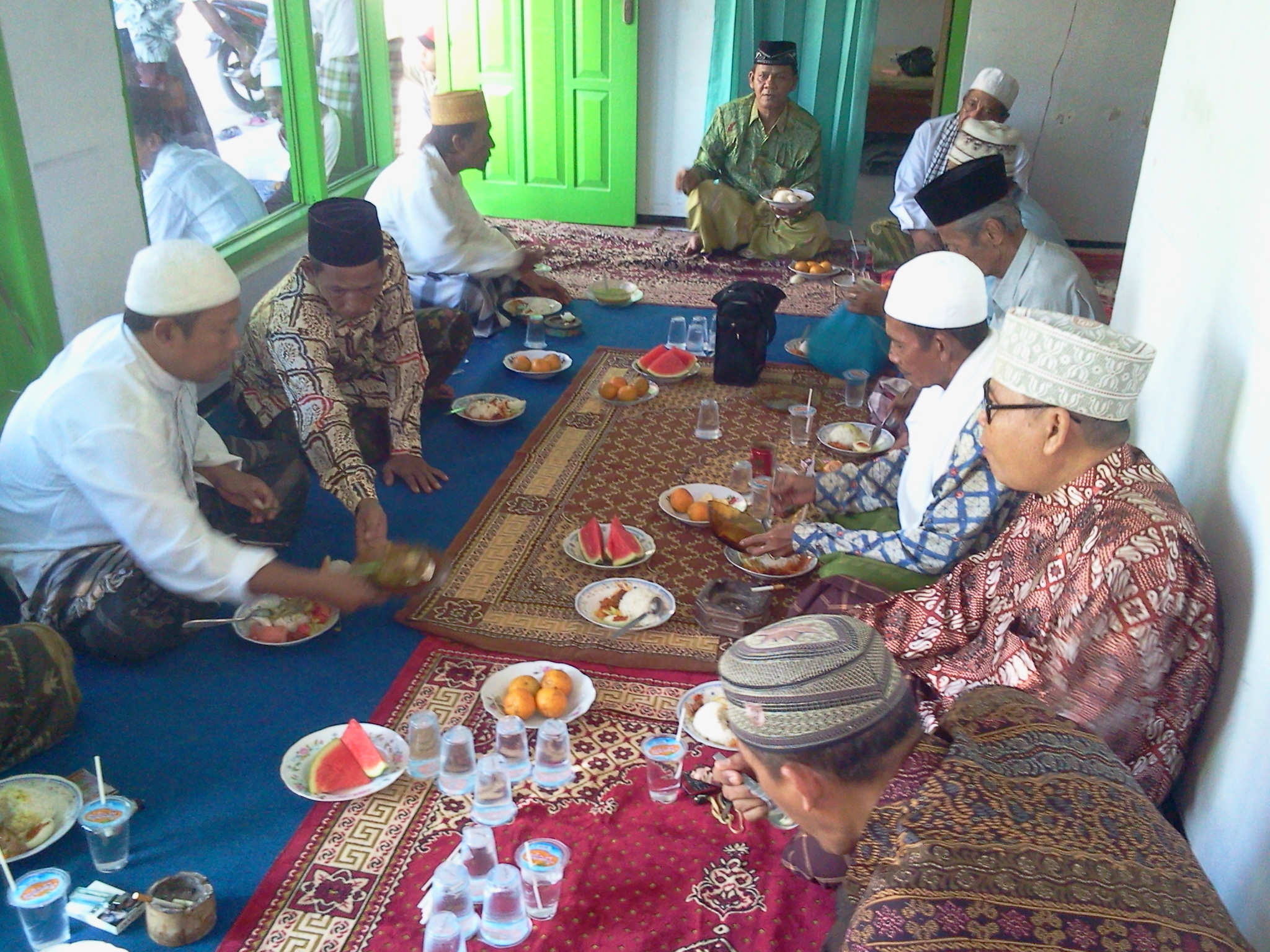 nunggu buka keluarga besar