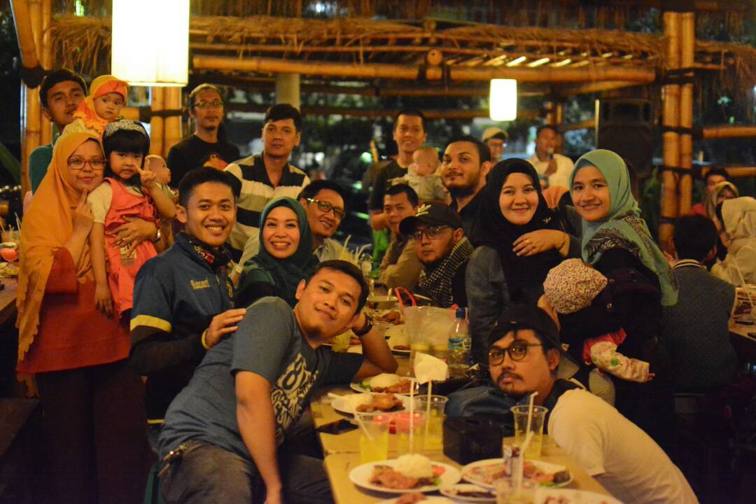 #BerbagiBerkah : Bukber apa adanya alumnus SLTPN 50 Bandung angkatan '02