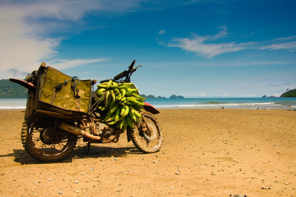 Sisi lain pantai karanggongso