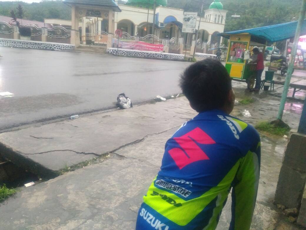 Ngabuburit dedepan Masjid Agung
