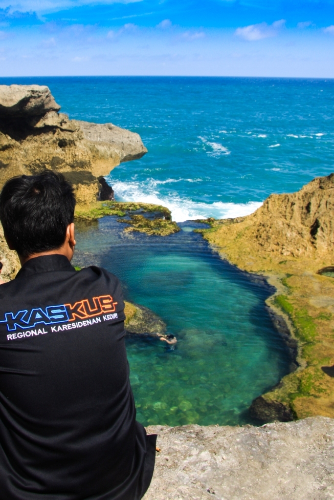Pantai kedung tumpang