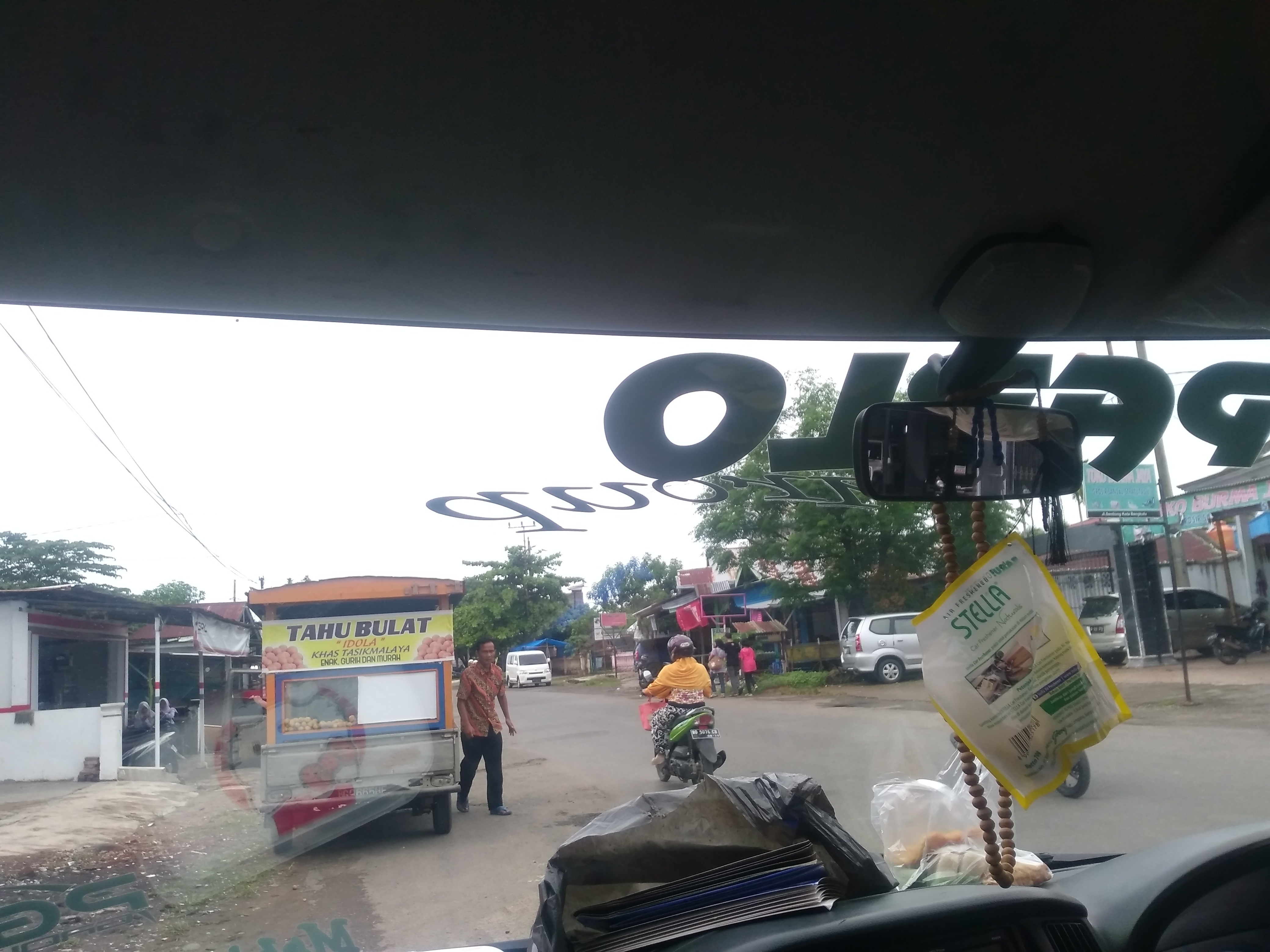 Paman Jualan Tahu Bulat