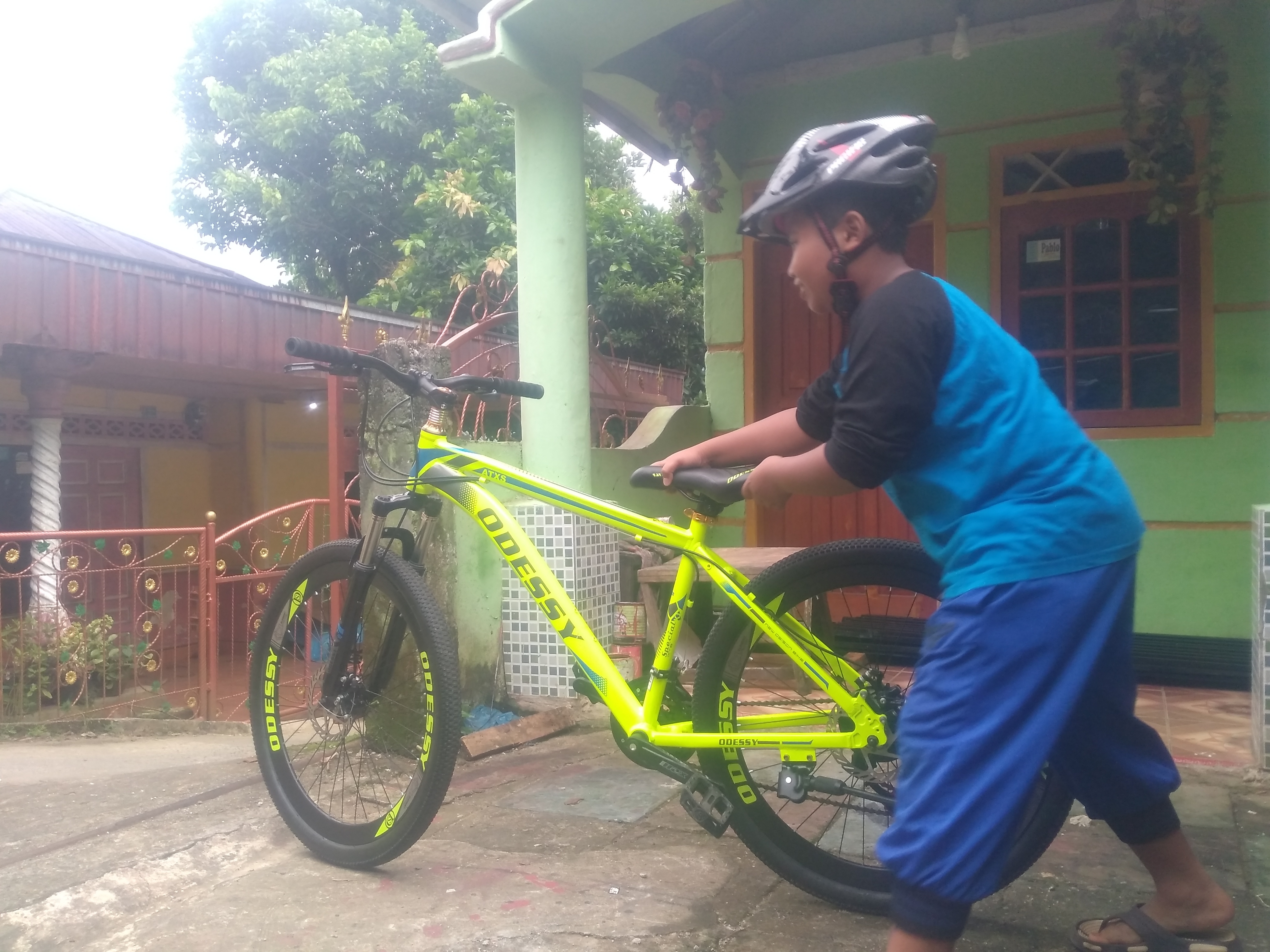 Bersepeda asik kali ya, sambil menanti bedug magrib